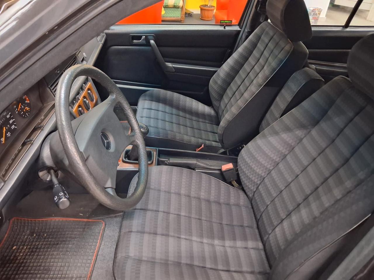 Mercedes-benz 190 1.8 E cat