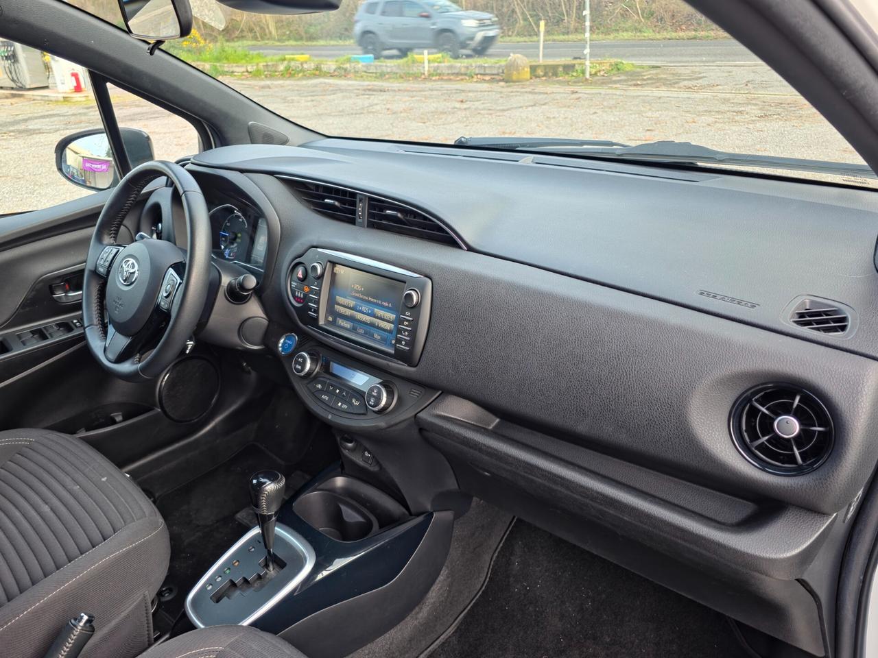 Toyota Yaris 1.5 Hybrid 5 Trend White Edition 2017-E6B