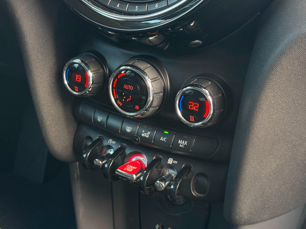Mini 1.5 Cooper D 116 cv