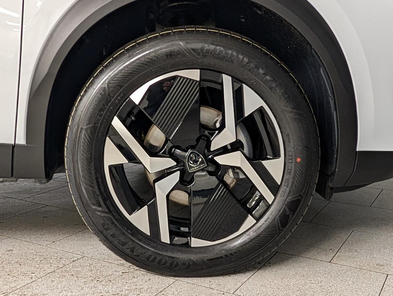 Peugeot 2008 1.2 puretech 100cv Allure