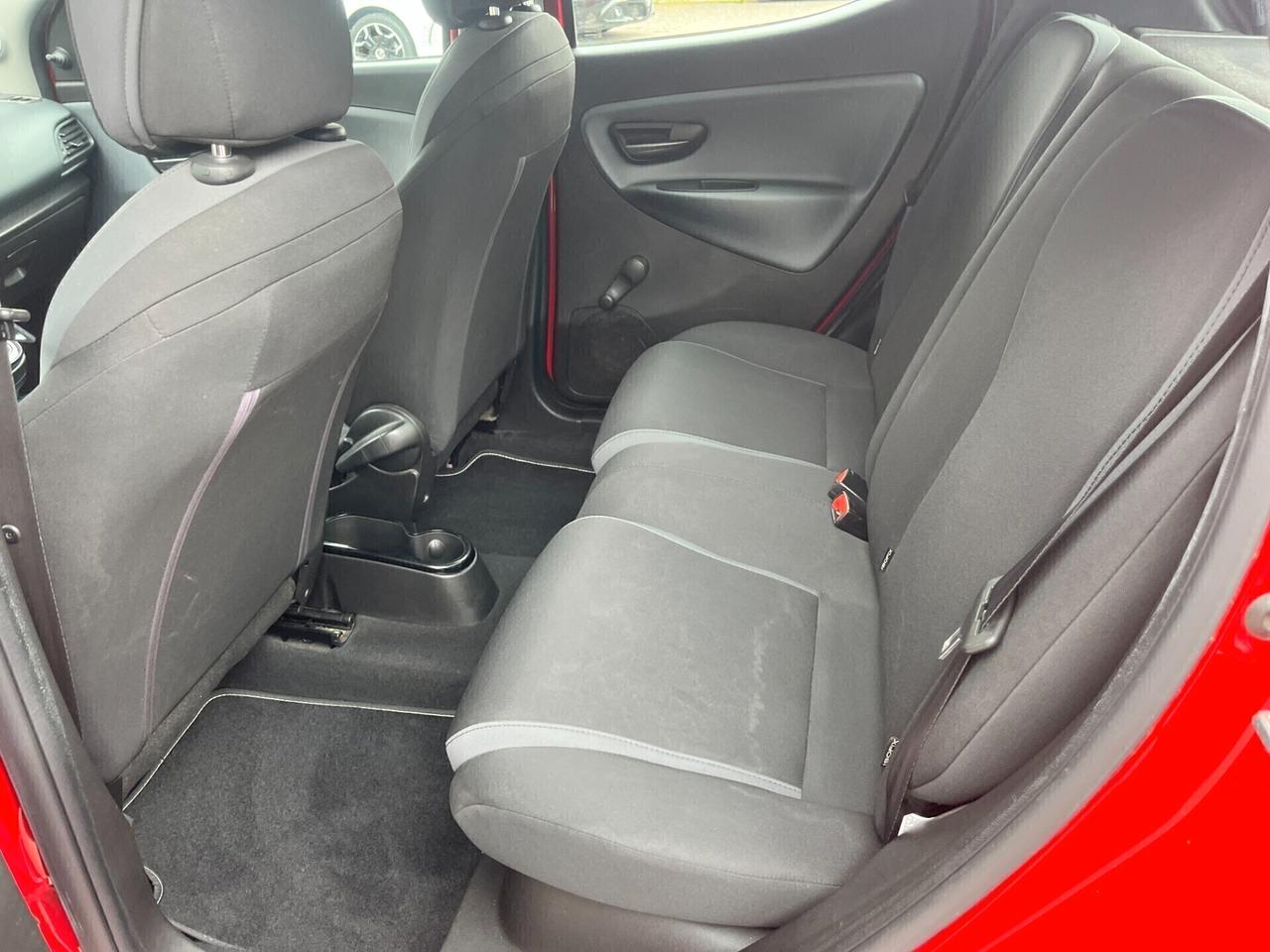 Lancia Ypsilon 1.2 69 CV 5 porte