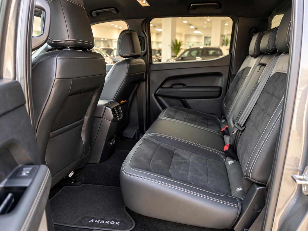 VOLKSWAGEN AMAROK 3.0 241 CV PREZZO + IVA