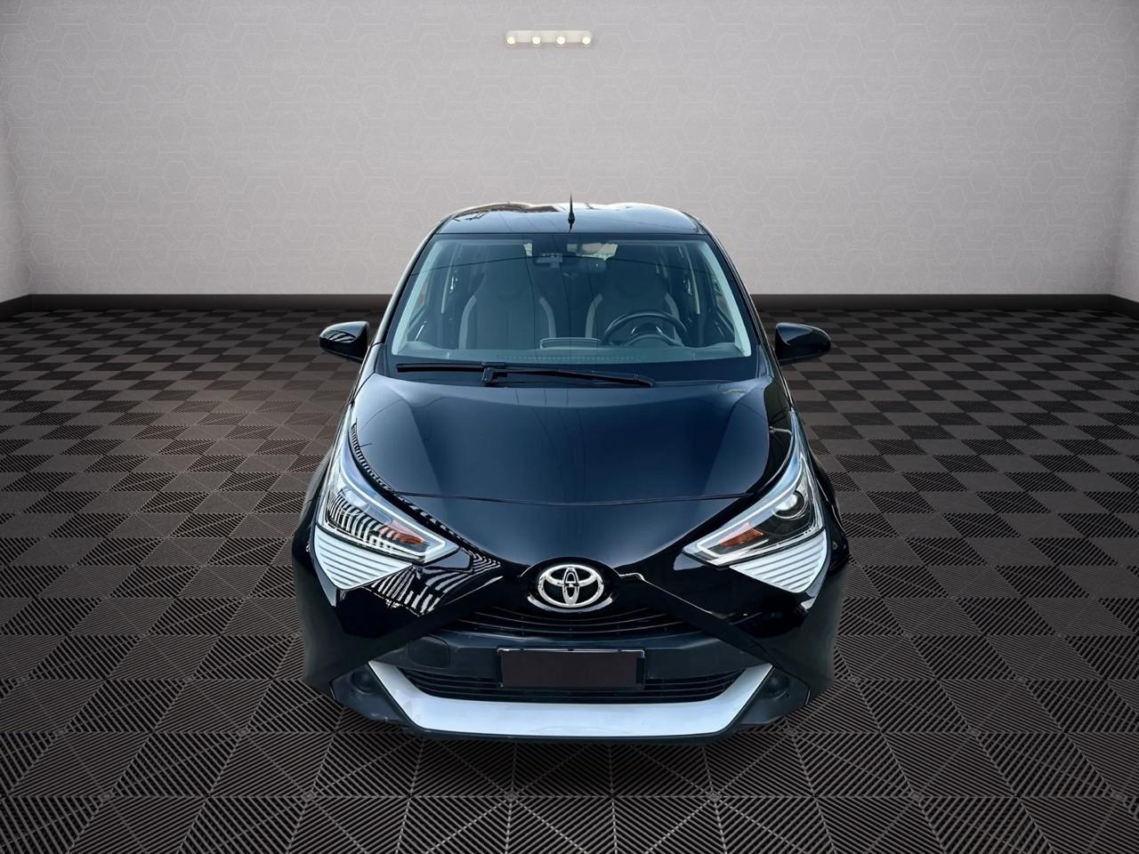 Toyota Aygo Connect 1.0 VVT-i 72 CV 5 porte x-play MMT