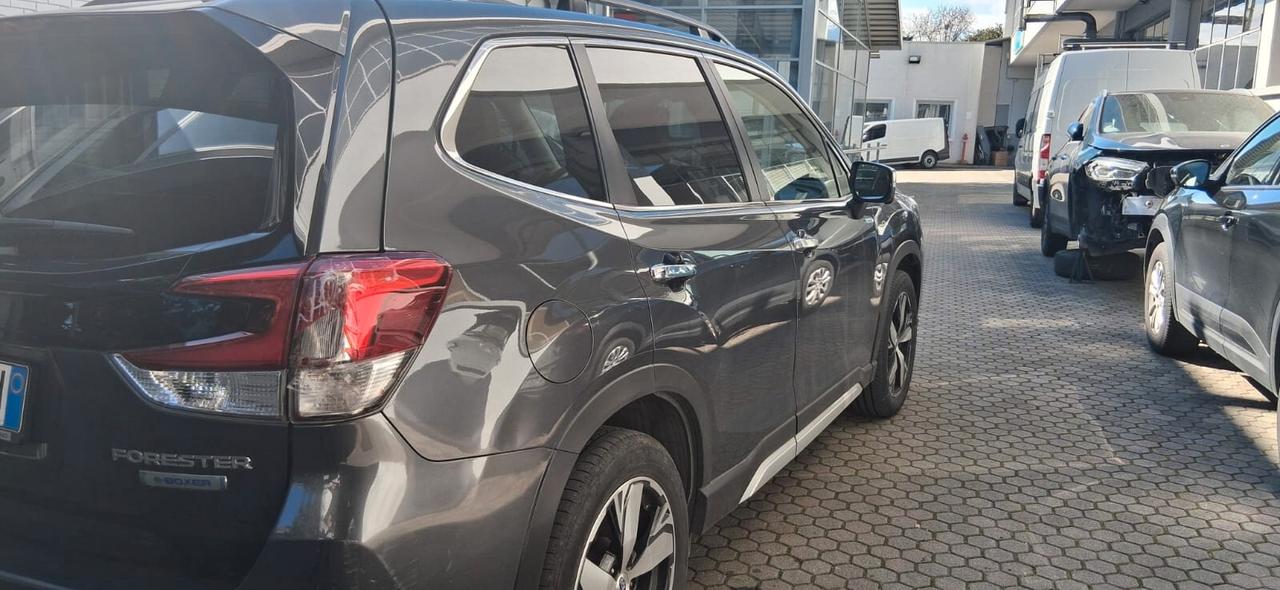 Subaru Forester 2.0 e-Boxer MHEV CVT Lineartronic Premium
