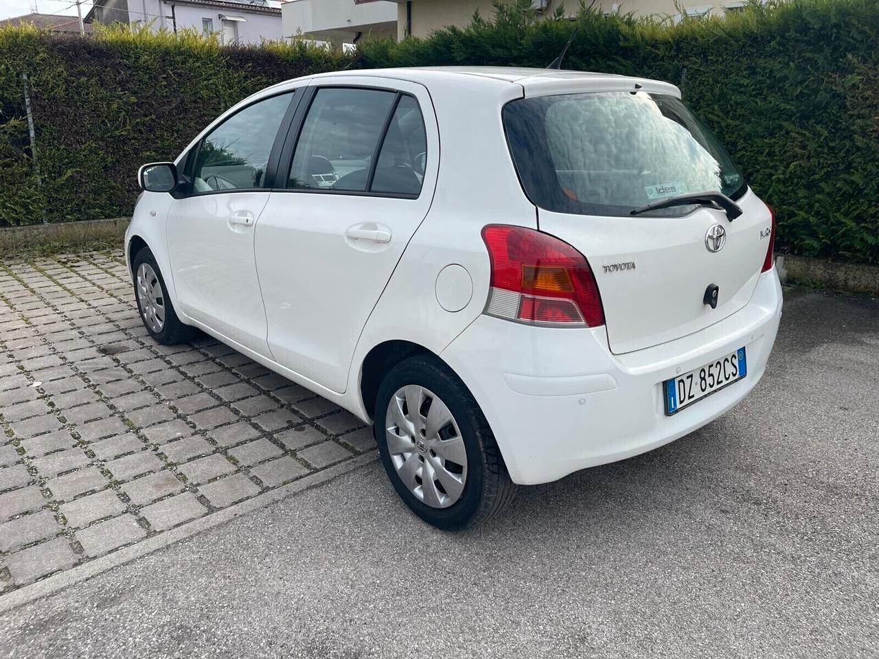 Toyota Yaris 1.3 5 porte Sol GPL Neopatentati