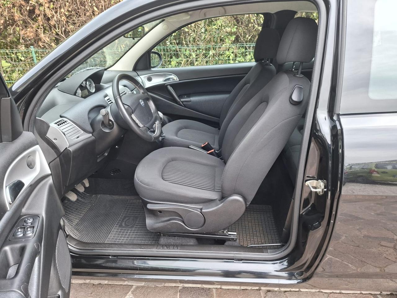 Lancia Ypsilon 1.2 69 CV 3 porte S&S Gold