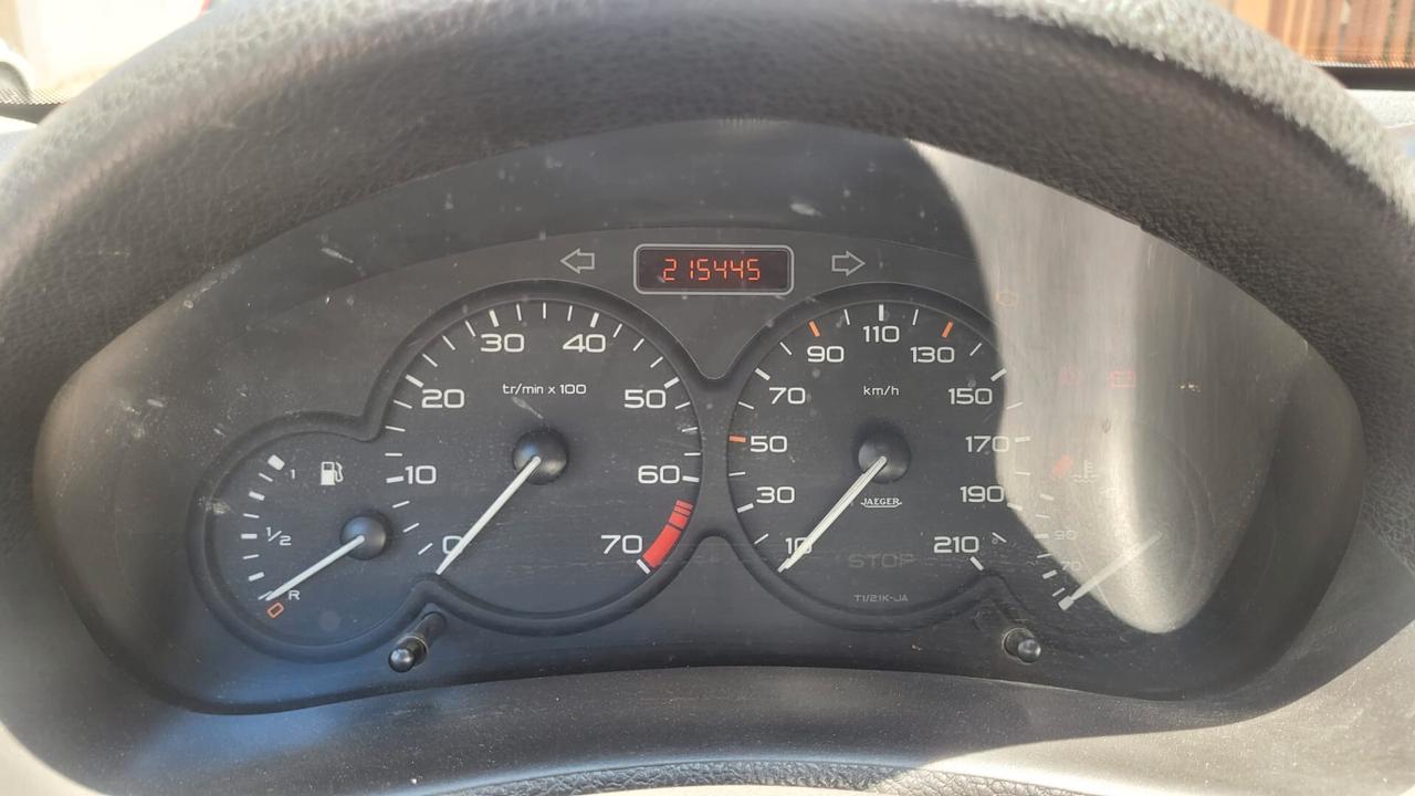 Peugeot 206 1.4 Benzina 75cv *Neopatentati