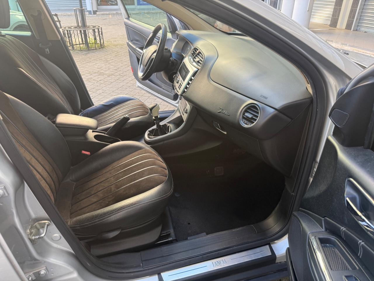 Lancia Delta 1.6 MJT DPF Platino