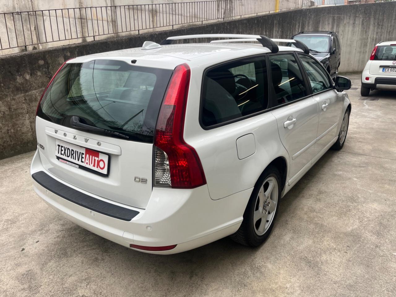 Volvo V50 D2 R-design