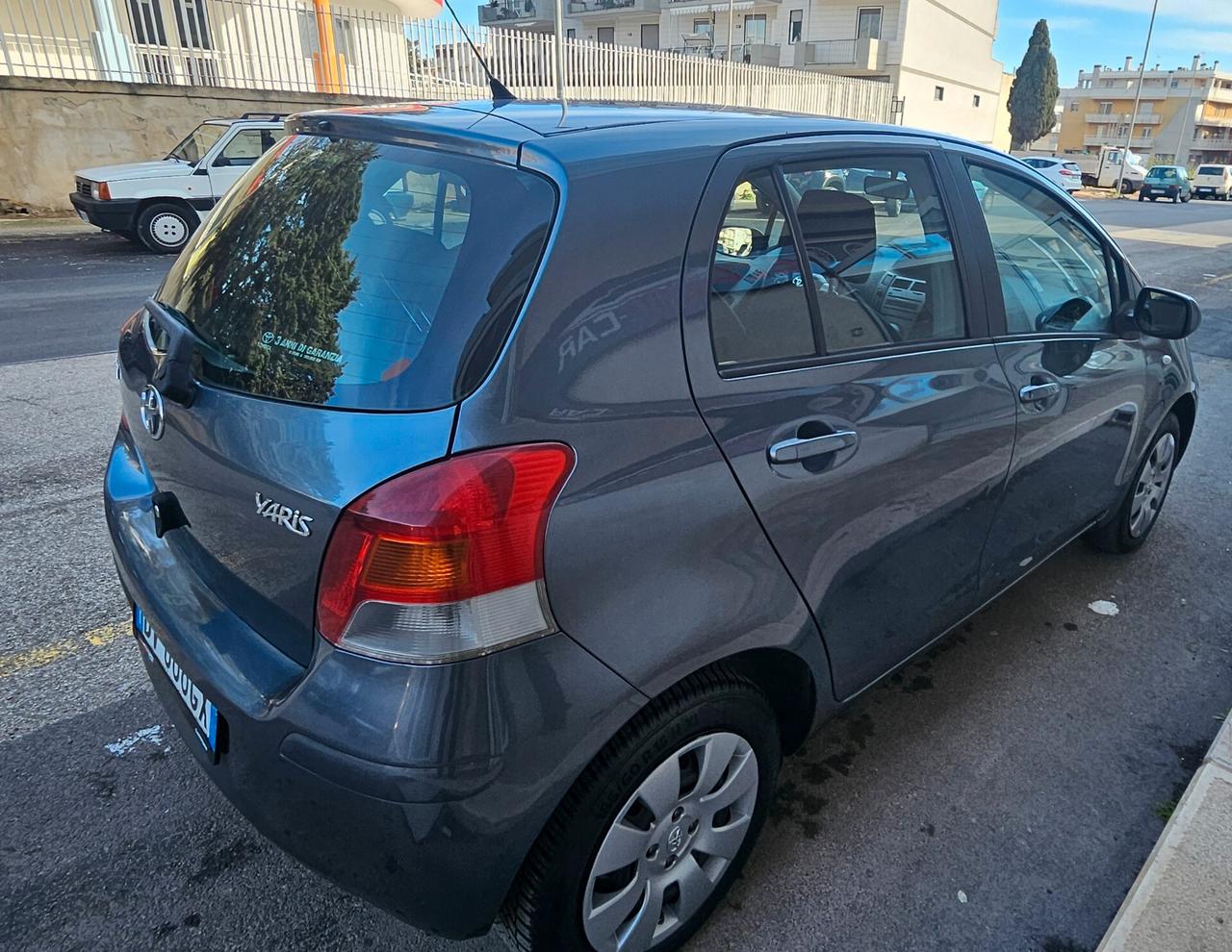 Toyota Yaris 1.0 5 porte Sol