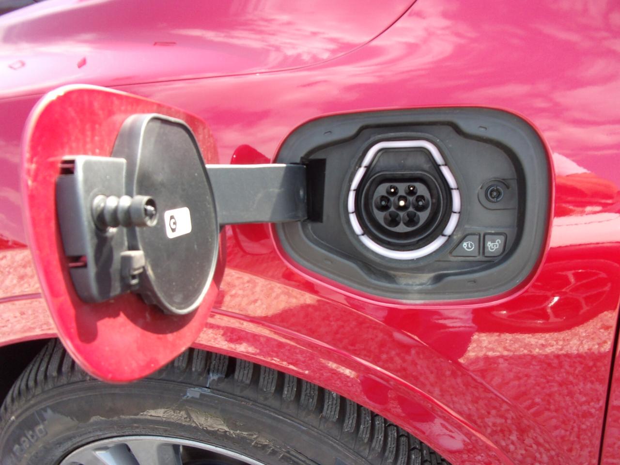 Ford Kuga 2.5 Plug In Hybrid 225 CV CVT 2WD ST-Line X Design