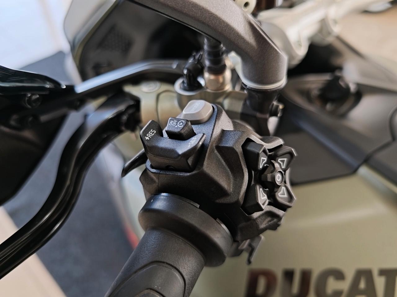 Ducati Multistrada V2 S Travel 2025