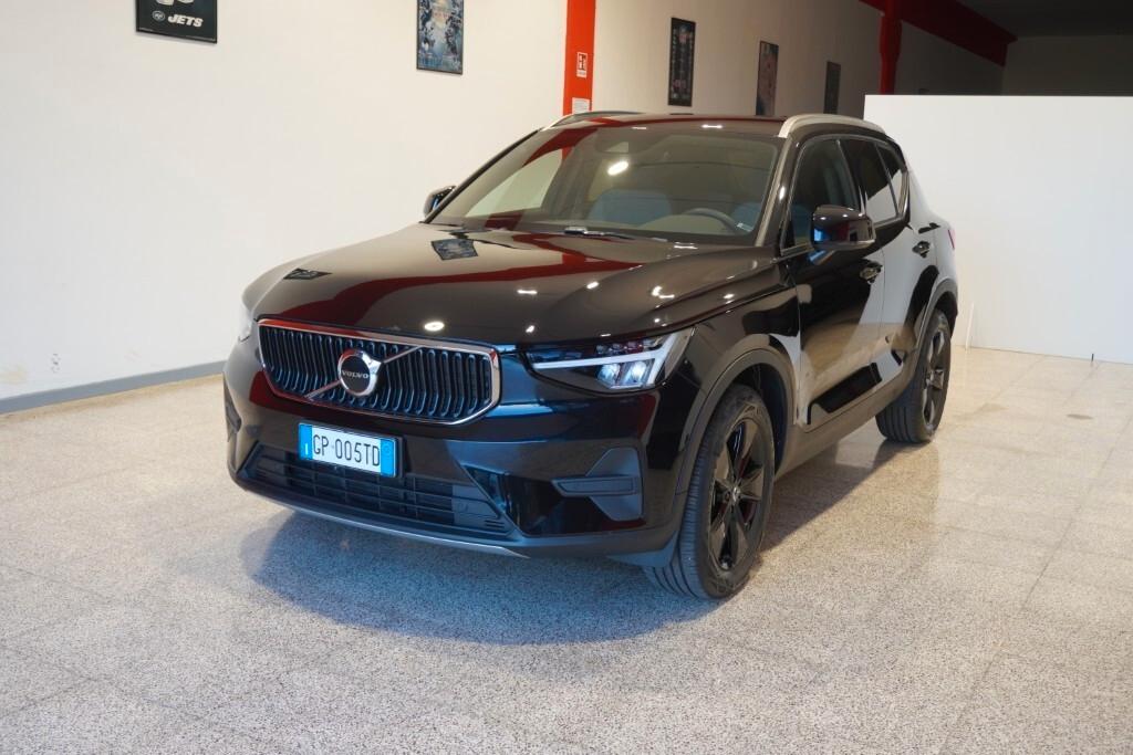 VOLVO XC40 1.5 T2 129CV AUTOM. CORE ( FARI LED - COCKPIT - CRUISE - NAVI - MIRROR - PDC - TELECAMERA POST. - CERCHI 18 )