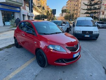 Lancia Ypsilon 1.0 Hybride