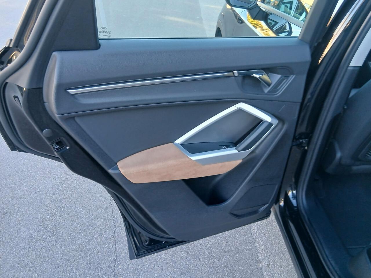 Audi Q3 35 TDI S tronic Business Advanced