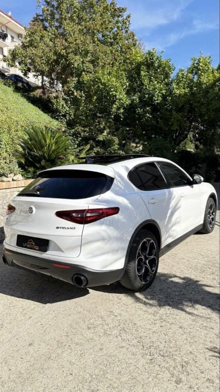 Alfa Romeo Stelvio 2.2 Turbodiesel 190 CV AT8 Q4 Sprint