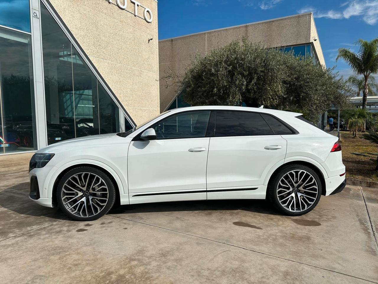Audi Q8 SUV 45 TDI quattro tiptronic S line edition possibilità noleggio no scoring