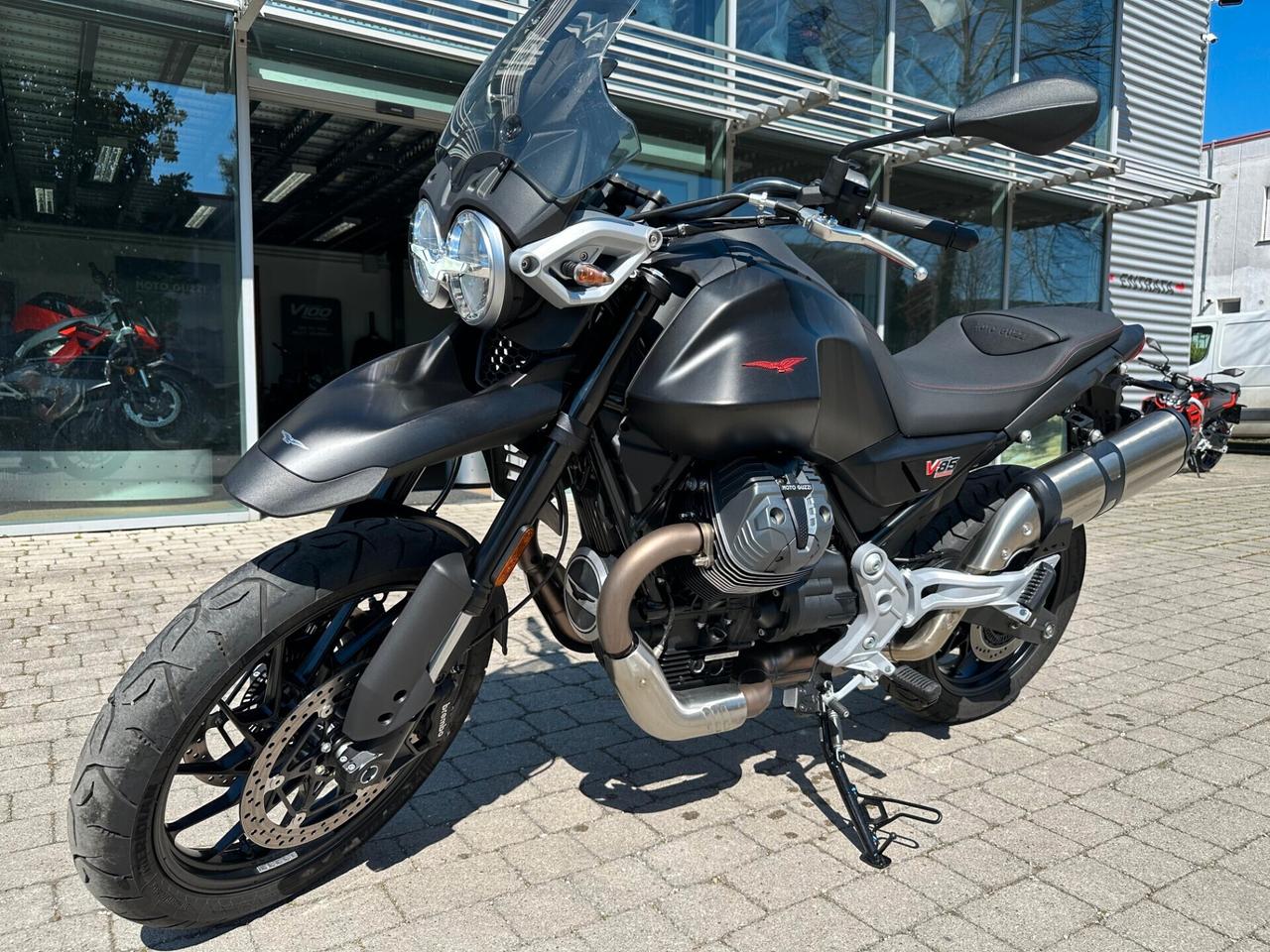 Moto Guzzi V 85 STRADA