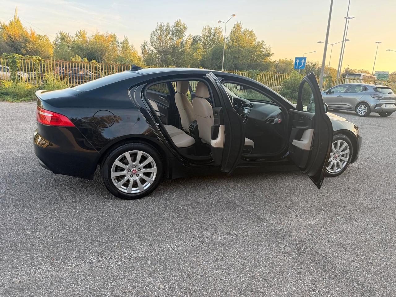 Jaguar XE 2.0 D Turbo 180CV aut. Portfolio