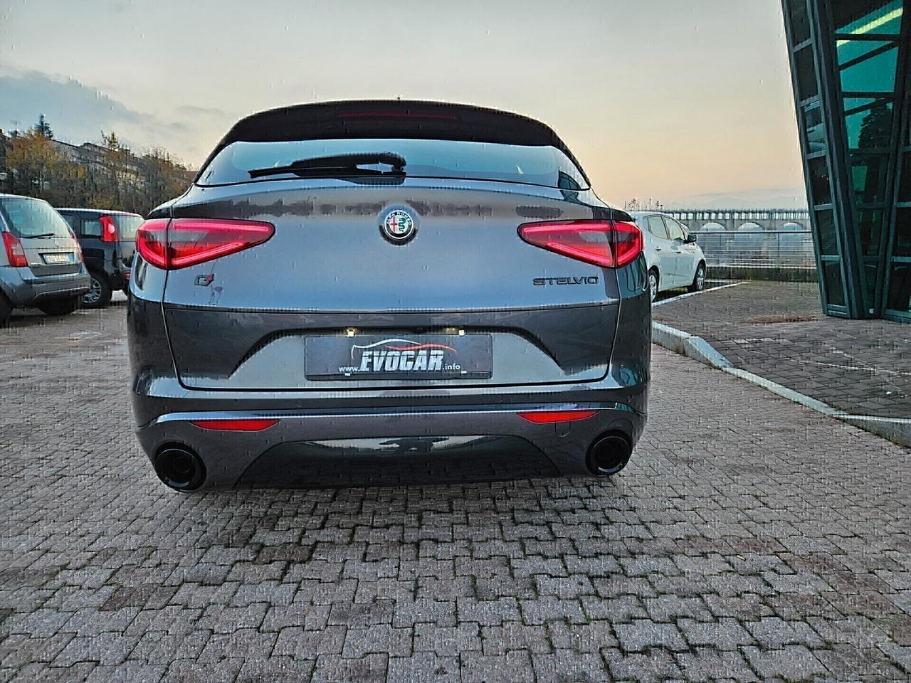 Alfa Romeo Stelvio 2.2 Turbodiesel 210 CV AT8 Q4 Veloce