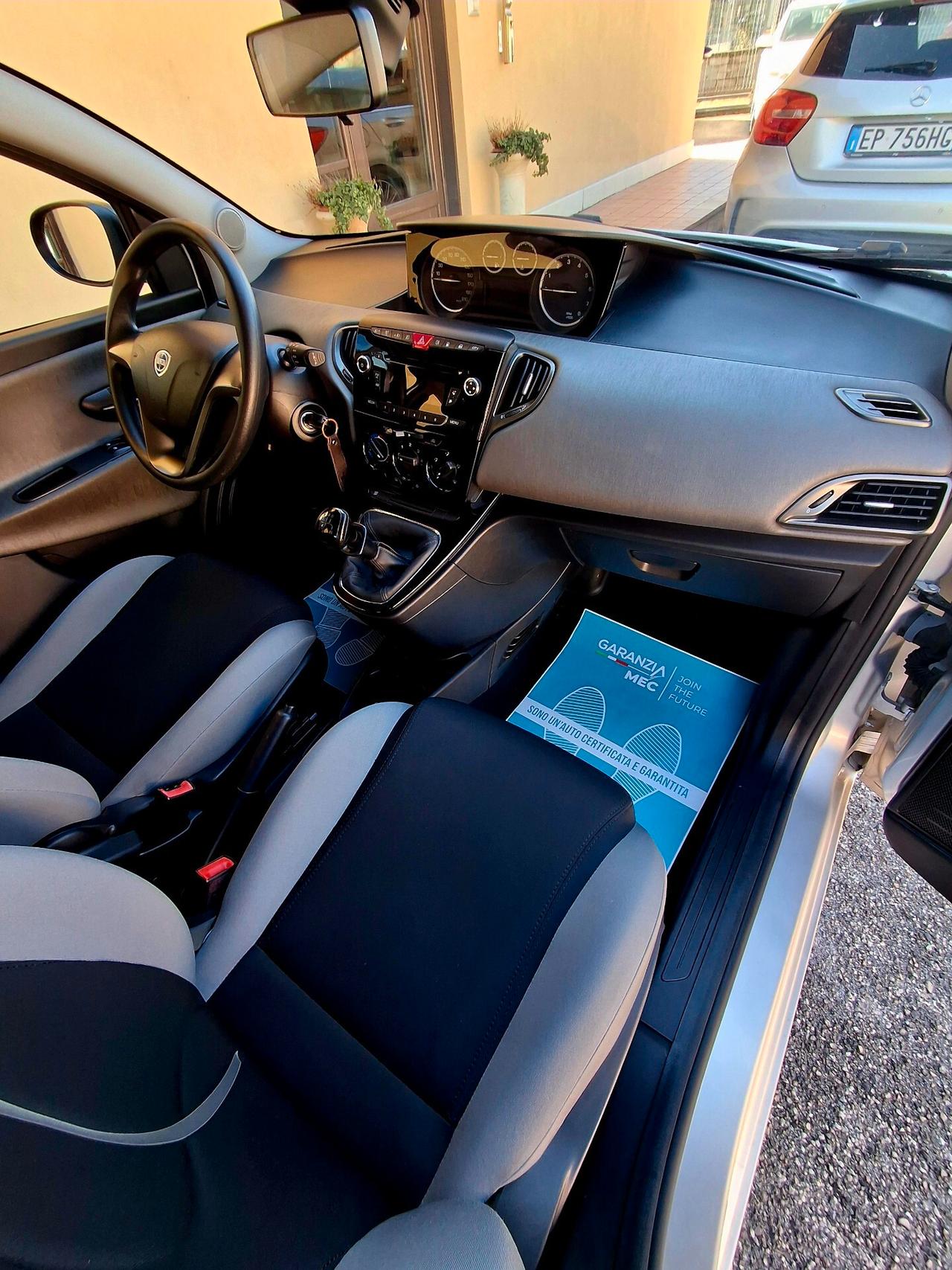 Lancia Ypsilon 0.9 TwinAir 85 CV 5 porte Metano Ecochic Gold