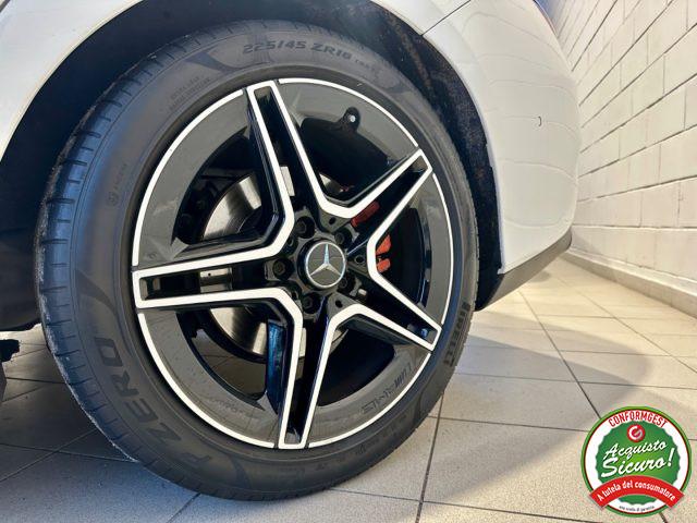 MERCEDES-BENZ CLA 200 d Automatic 4Matic Premium *TETTO*LUCI AMBIENTE*