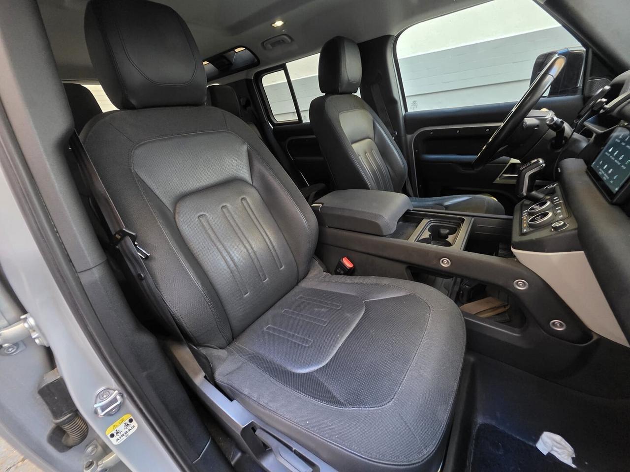 LAND ROVER DEFENDER 7 POSTI - IVA ESPOSTA