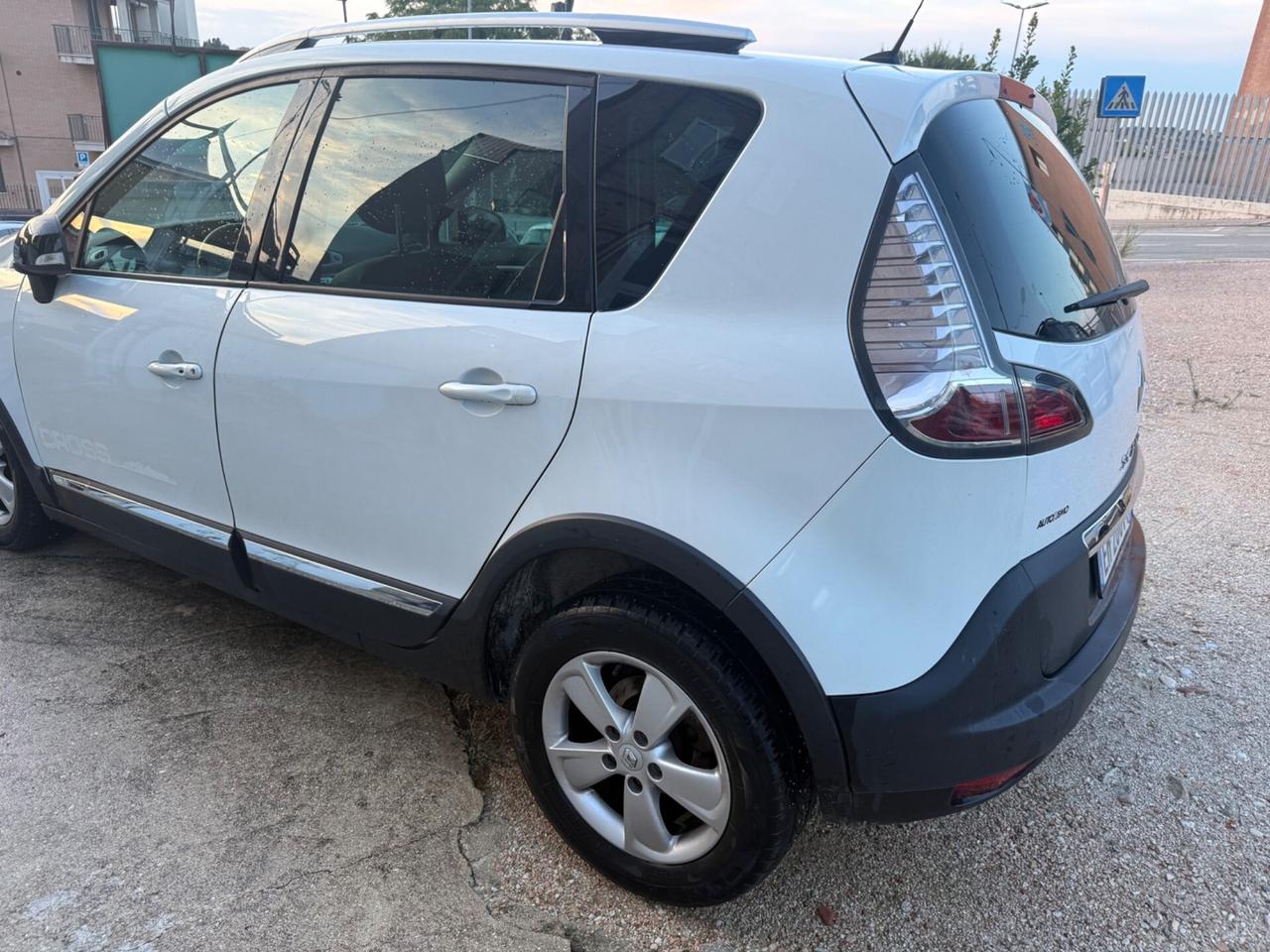 Renault Scenic Scénic XMod 1.5 dCi 110CV Start&Stop Energy CROSS