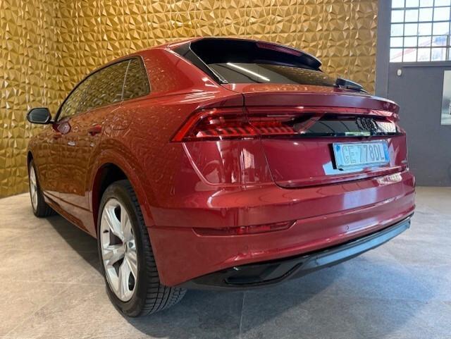 Audi Q8 55 TFSI e quattro tiptronic Sport