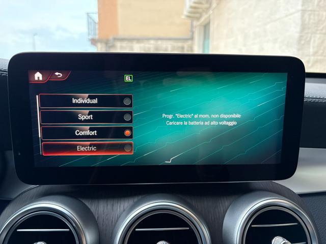 MERCEDES-BENZ GLC 300 de 4Matic Plug-in hybrid Coupé Premium Plus.