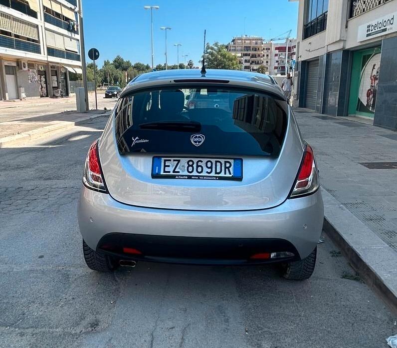 Lancia Ypsilon 1.2 69 CV 5 porte Gold