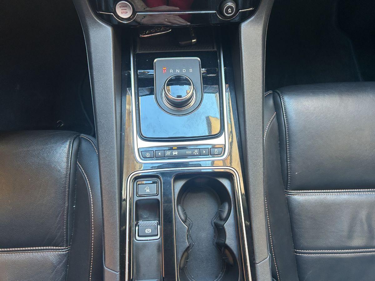 JAGUAR - F-Pace - 2.0 D 180 CV aut. R-Sport