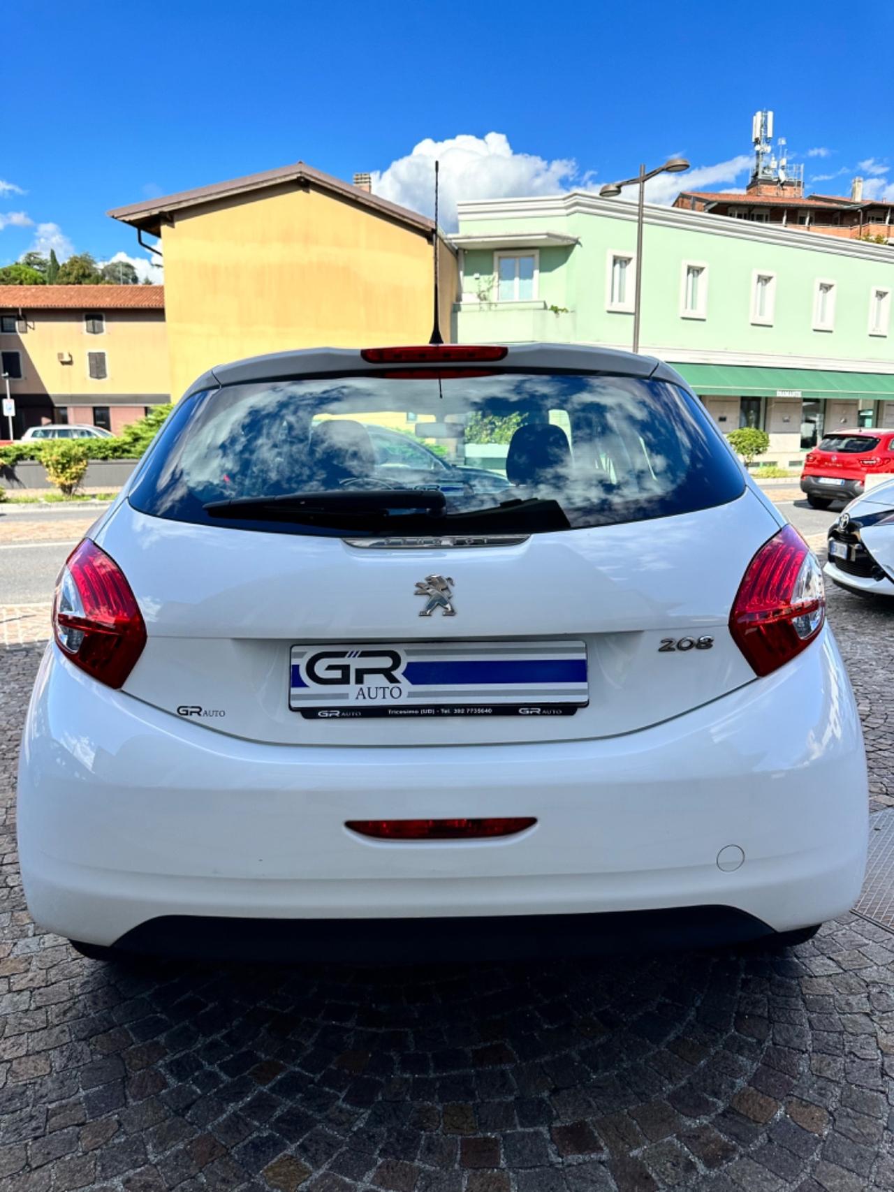 Peugeot 208 1.2Bz 82 CV 5P - Neopatentati