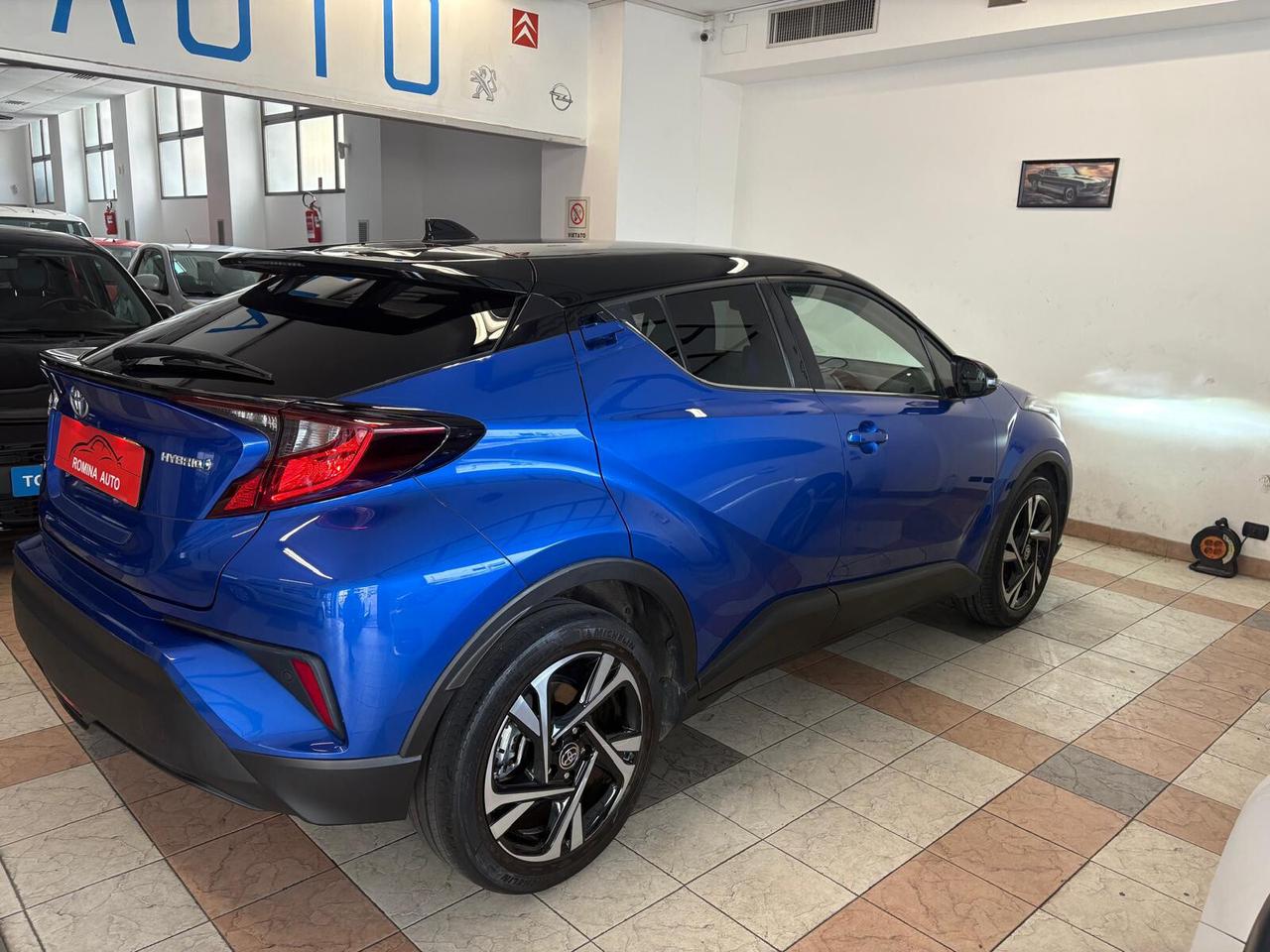 Toyota C-HR 1.8 Hybrid E-CVT Trend
