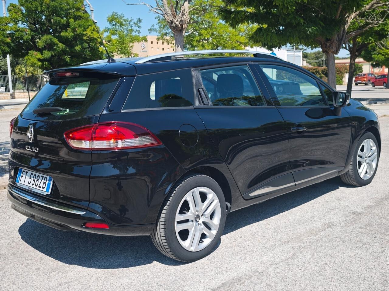 Renault Clio Sporter 1.5 dCi 90 CV Moschino Zen