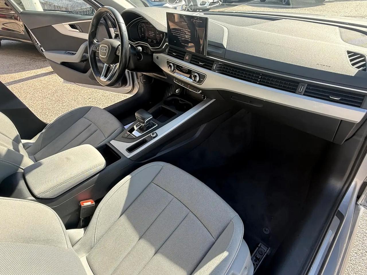 Audi A4 Avant 30 TDI/136 CV Business Advanced