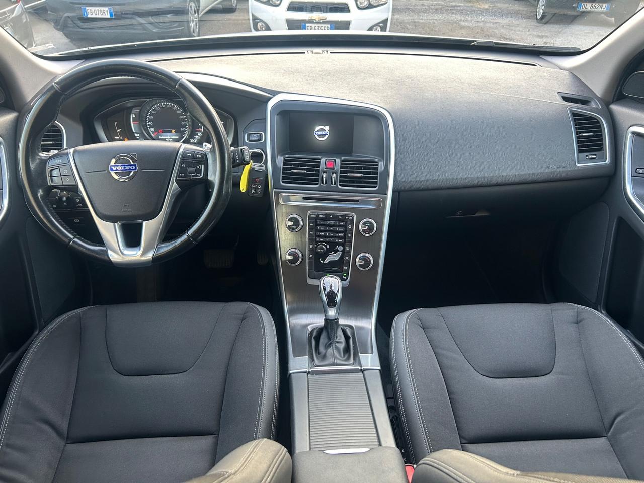 Volvo XC60 D4 Geartronic R-design Momentum