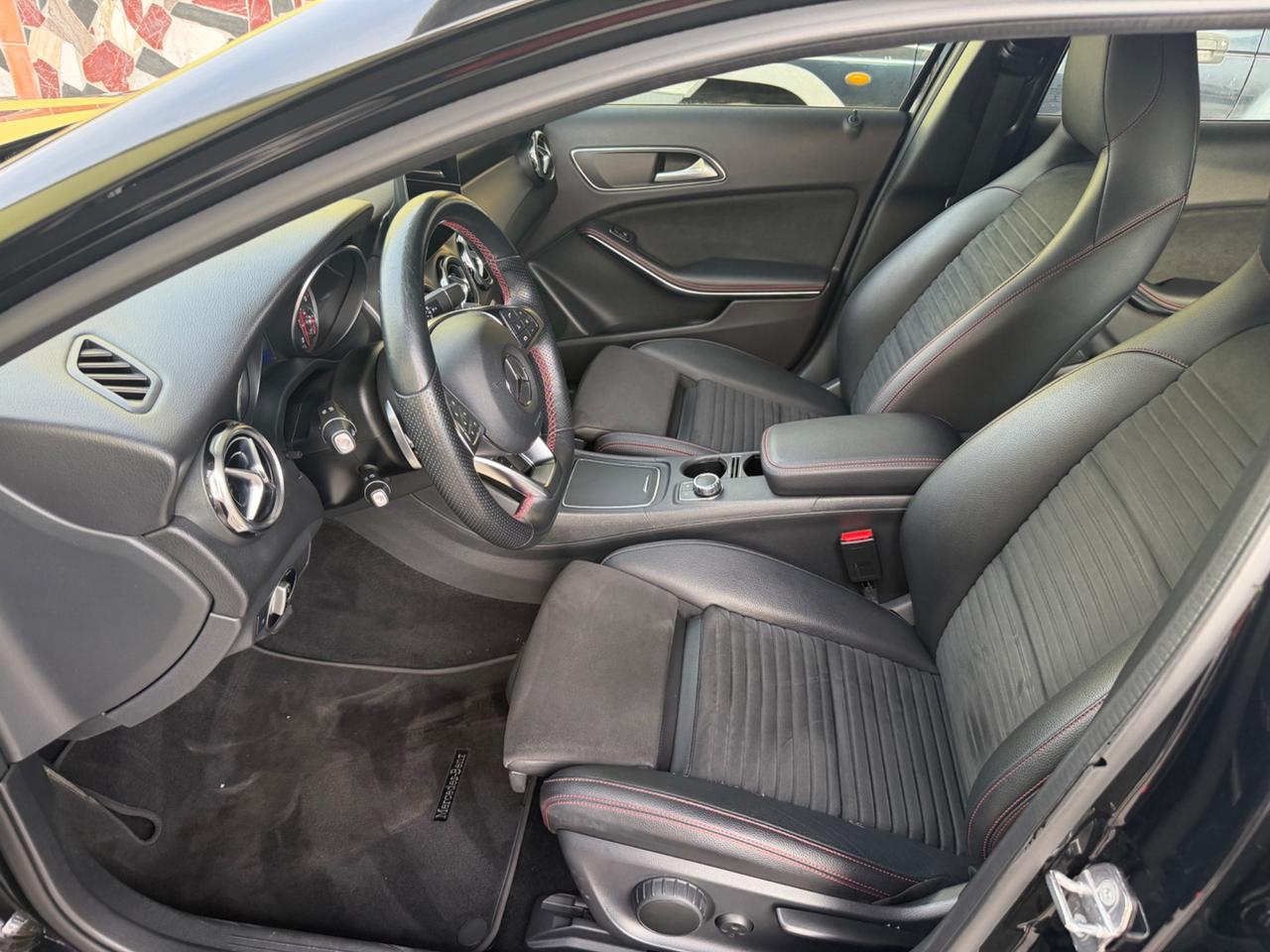Mercedes GLA 200 d Autom. 4Matic Premium AMG