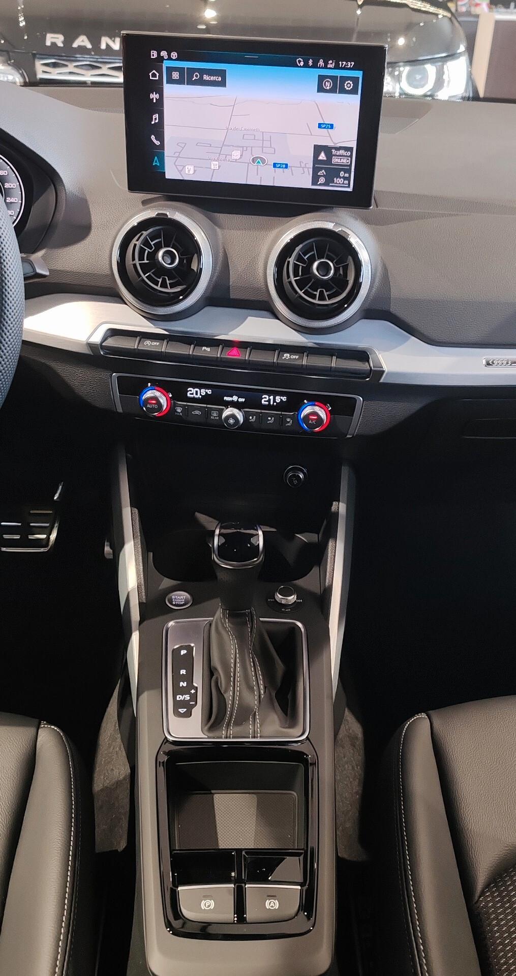 Audi Q2 35 TDI S tronic Identity Black
