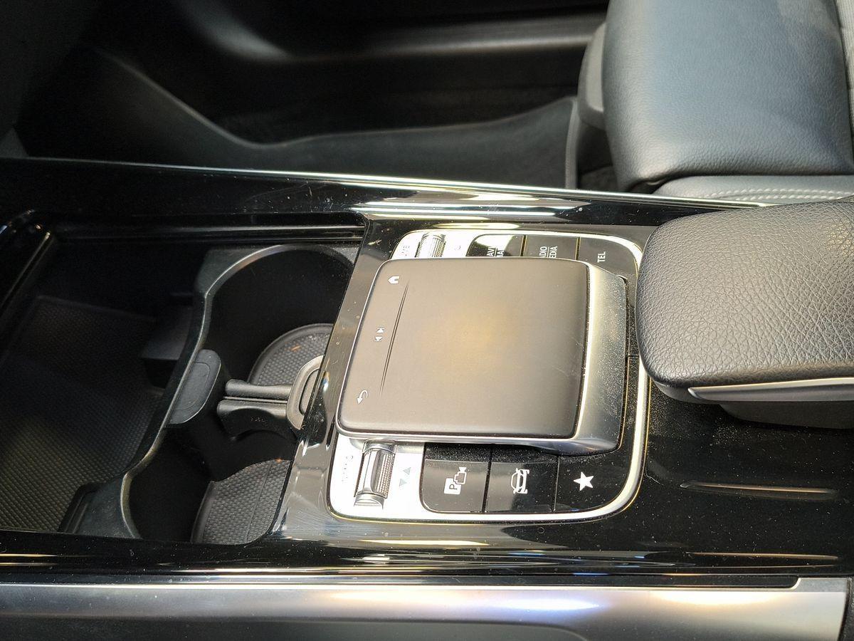 Mercedes-Benz GLB - X247 2019 - GLB 180 d Premium auto