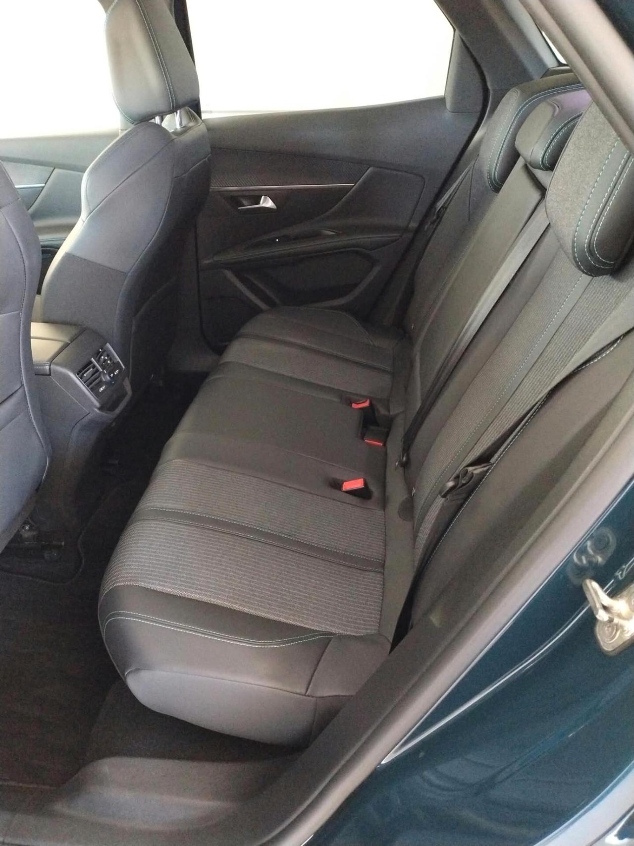Peugeot 3008 BlueHDi 130 S&S Allure
