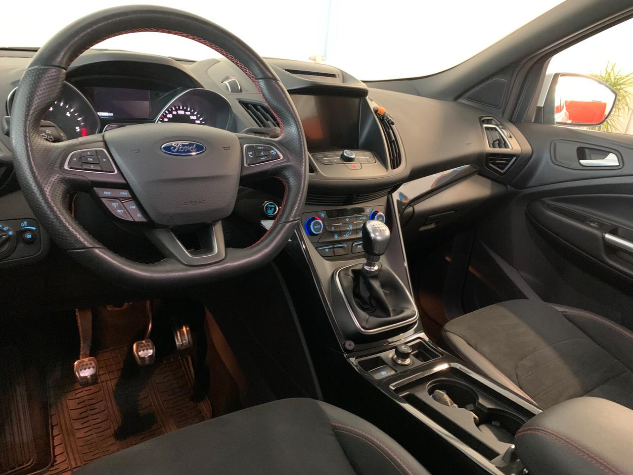 Ford Kuga 1.5 TDCI 120 CV S&S 2WD ST-Line