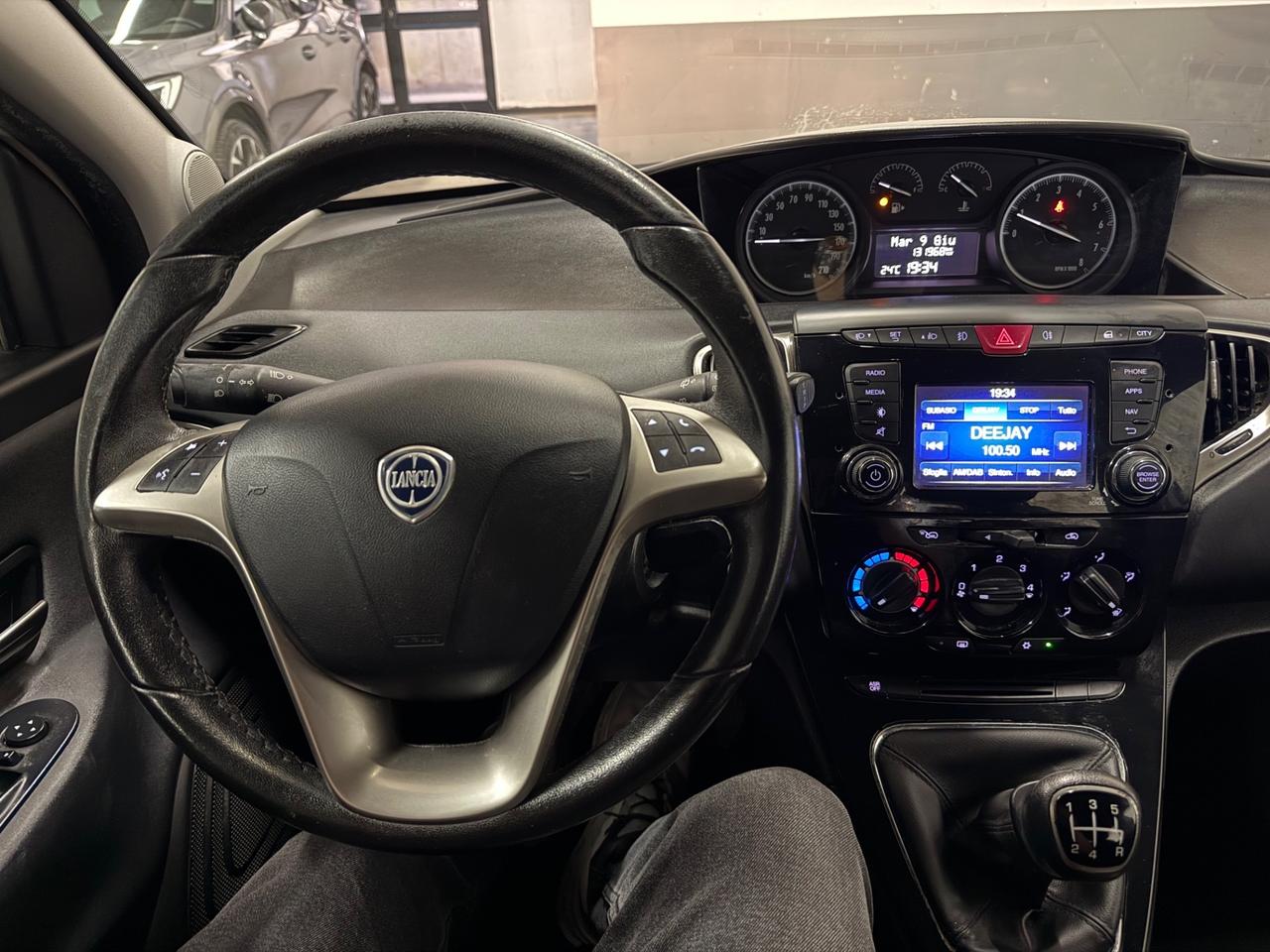 Lancia Ypsilon 1.2 69 CV 5 porte 30th Anniversary