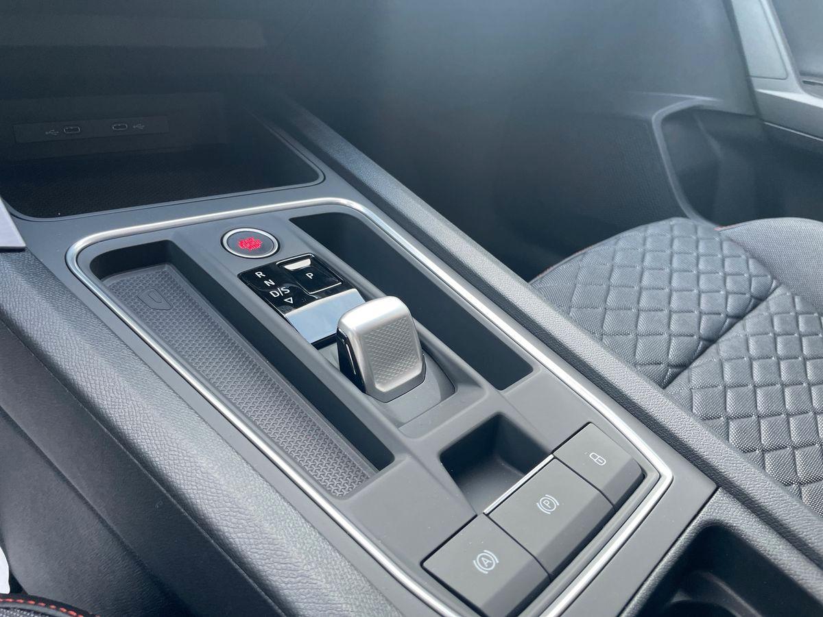 SEAT Leon Sportstourer FR 1.5 Hybrid 85 kW (116 CV) mHEV DSG 7 marce 2WD