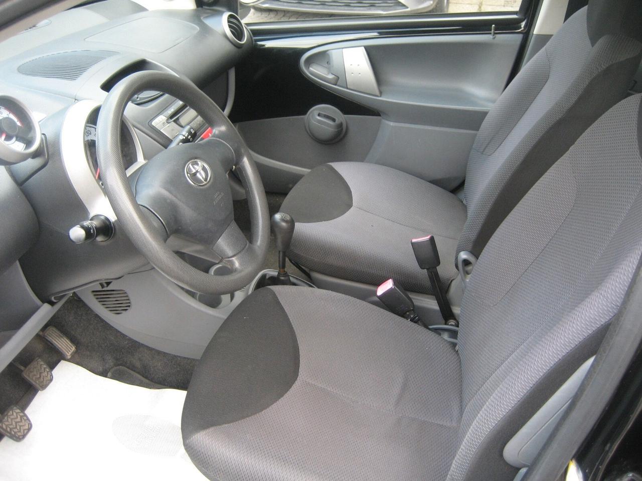 Toyota Aygo 1.0 12V VVT-i 5 porte Sol
