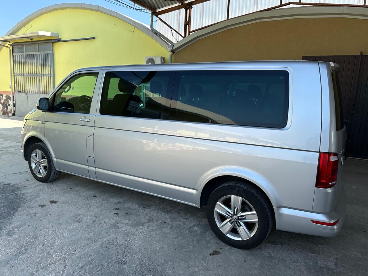 VW Caravelle 2.0 TDI DSG Passo Lungo 9P. garanzia
