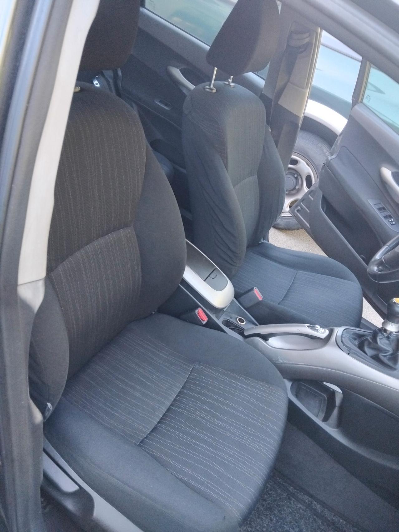 Toyota Auris 1.4 D-4D 5 porte Sol