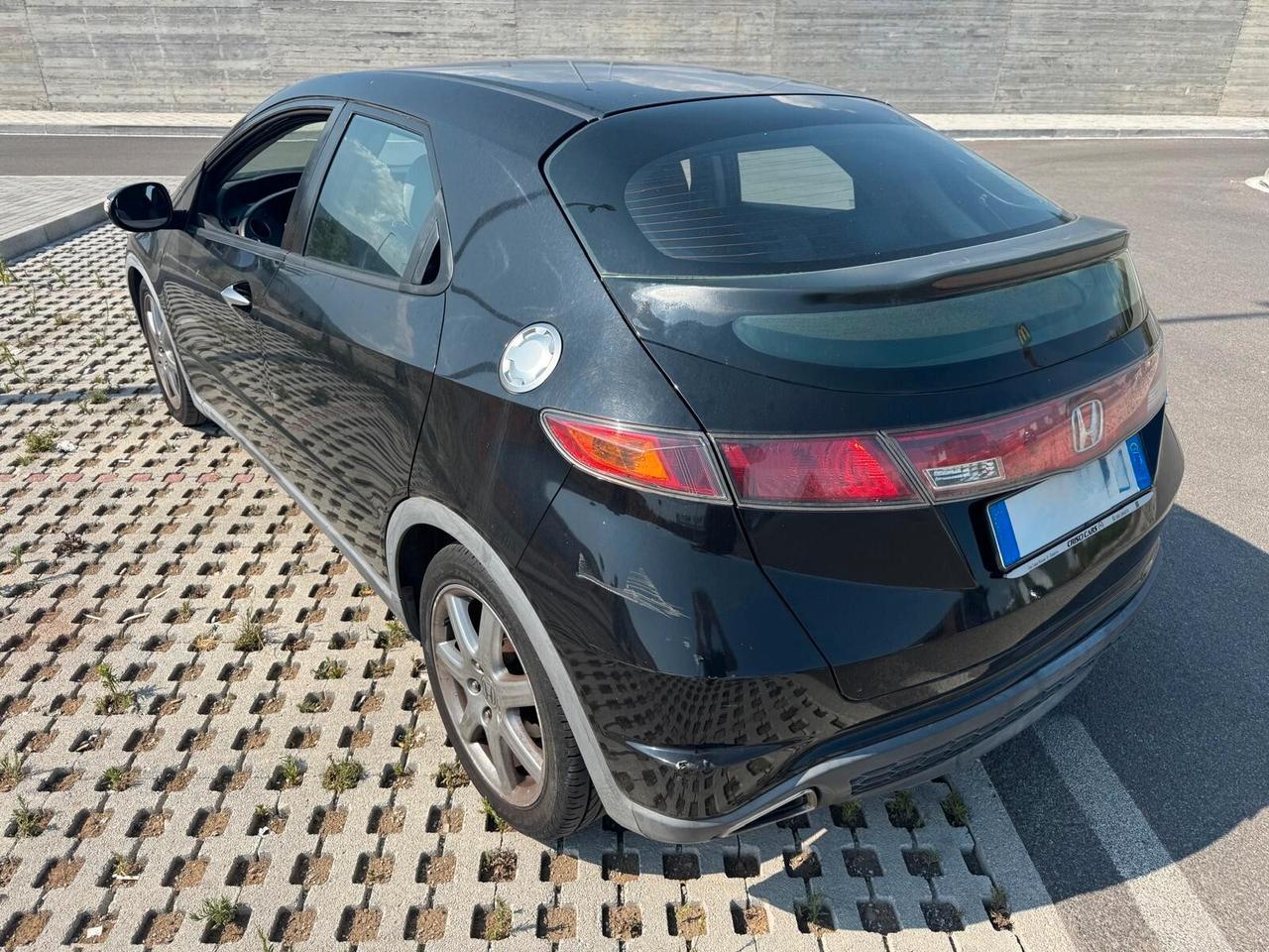 Honda Civic 1.8 i-VTEC 5p. Sport