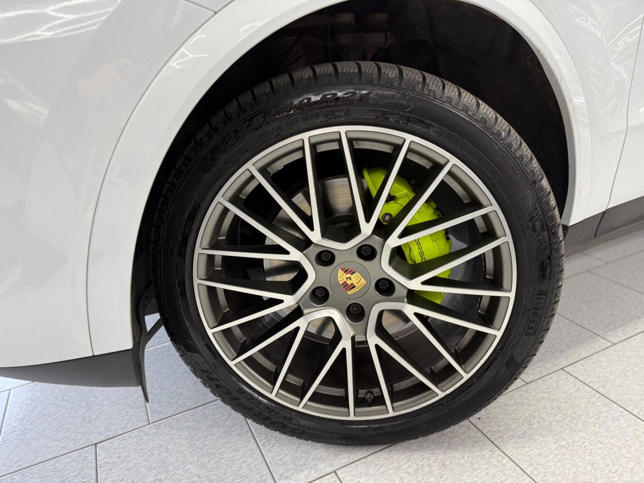 Porsche Cayenne 3.0 V6 E-Hybrid Platinum Edition IVA ESPOSTA