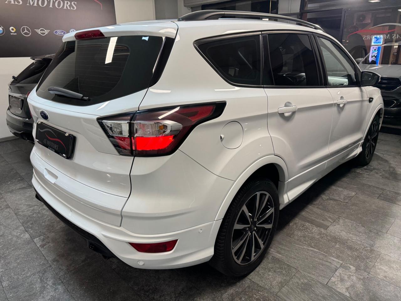 Ford Kuga 1.5 TDCI 120 CV S&S 2WD ST-Line